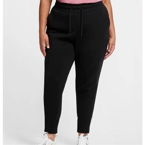 Nike Sportswear Tech Fleece Black High Rise Sweat Pants